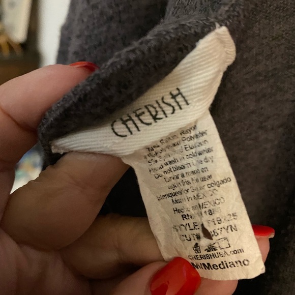 CHERISH gray open back sweater‎ - Picture 3 of 3